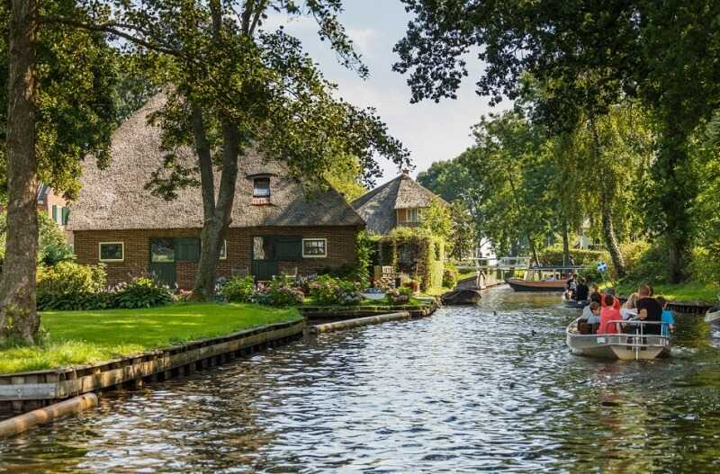 Dutch-Villages-to-Visit-in-the-Netherlands
