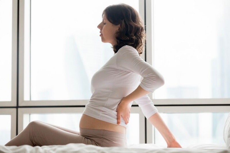 pregnant-lady-suffering-from-back-pain